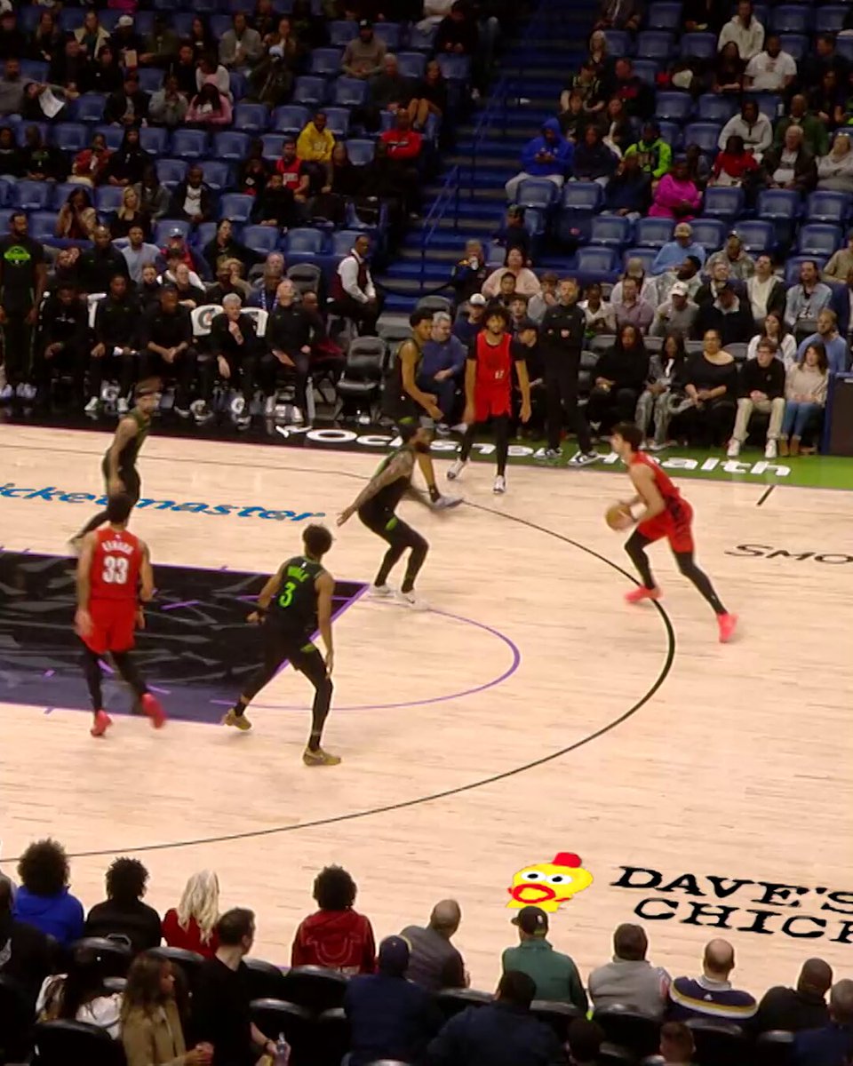 SIDY. WITH. AUTHORITY,

Sidy has scored a career-high 17 points so far tonight 👀 