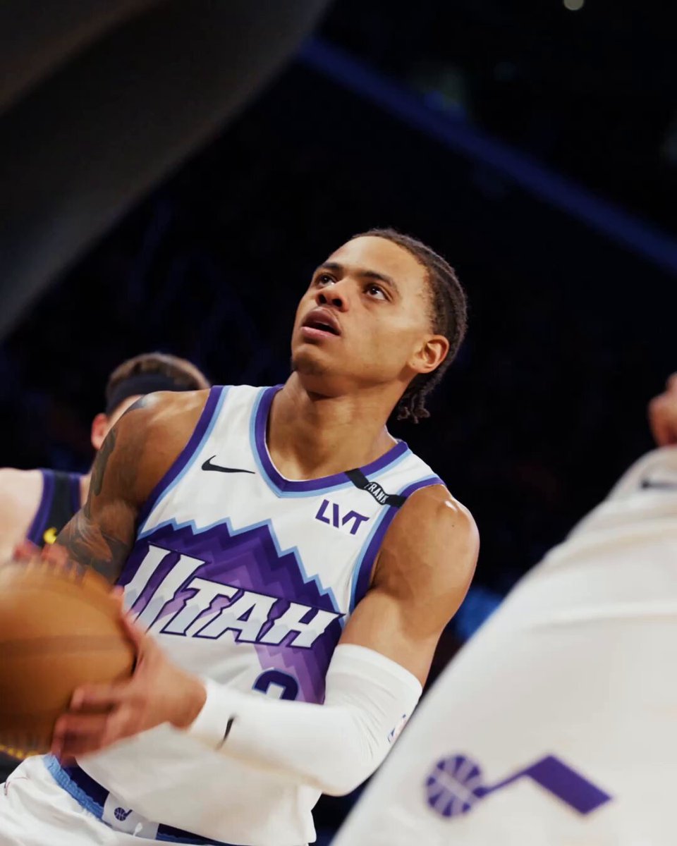 if you’re not ᴋᴇʏed in, you’re not watching close enough 🔑

tune-in tomorrow, jazz at grizzlies, 6PM

#TakeNote 