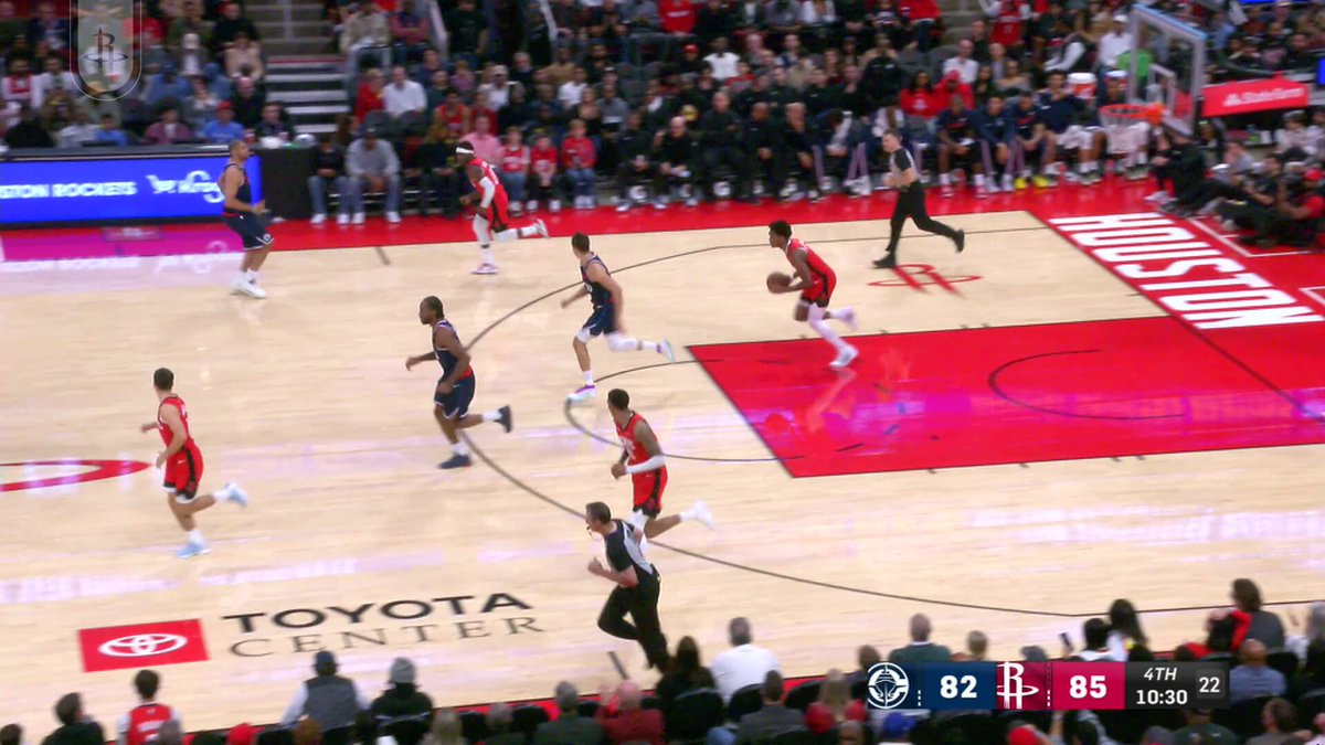 Amen throws a DOT to Reed 🎯 