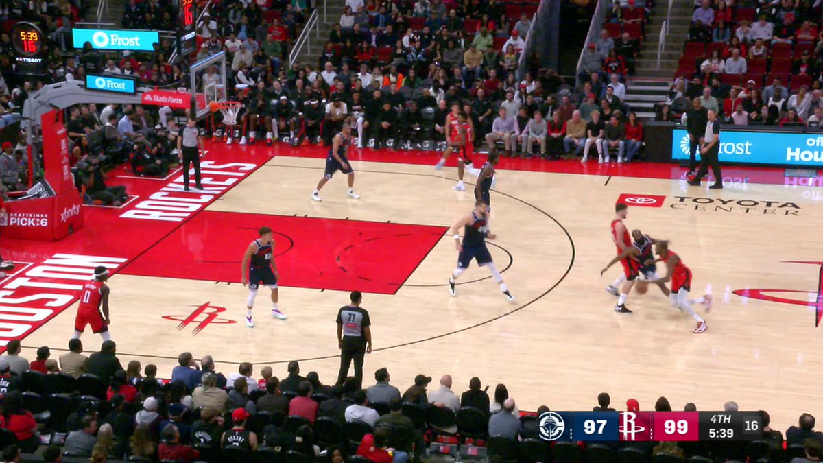 Amen Thompson cuts baseline and throws it down! 💥

Tight game between LAC/HOU as we approach the final 5 minutes! 