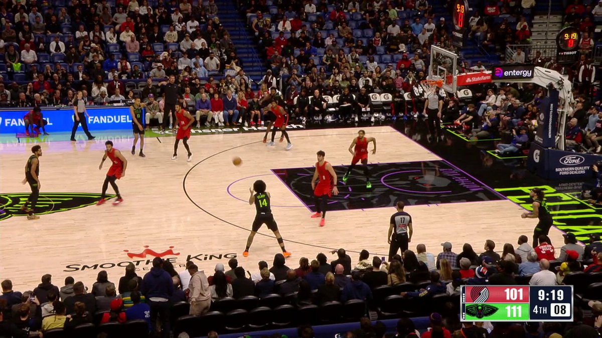 UNREAL HUSTLE FROM JOSE ALVARADO 🤯 