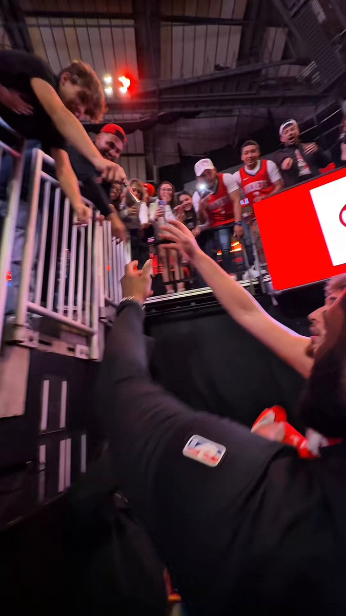 so much love for our guy ❤️

@alperennsengun | #AllFire 