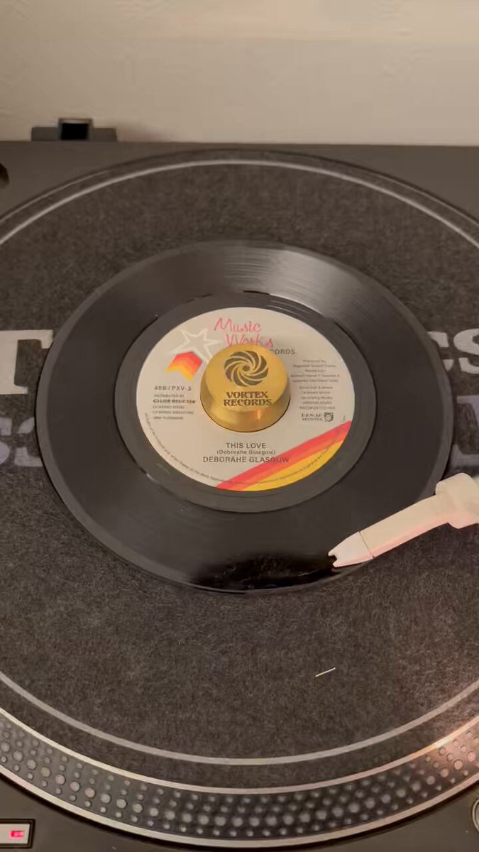 Deborahe Glasgow - This Love / Fantasy 7inch Vinyl A-Sideは
