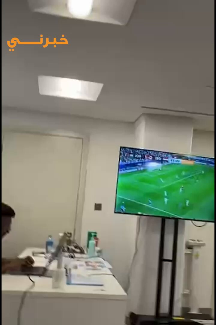 رسالة من يزن النعيمات للجماهير الأردنية بعد خروجه مصابا أثناء مباراة الأردن والعراق بالدور ربع النهائي من بطولة كأس العرب 