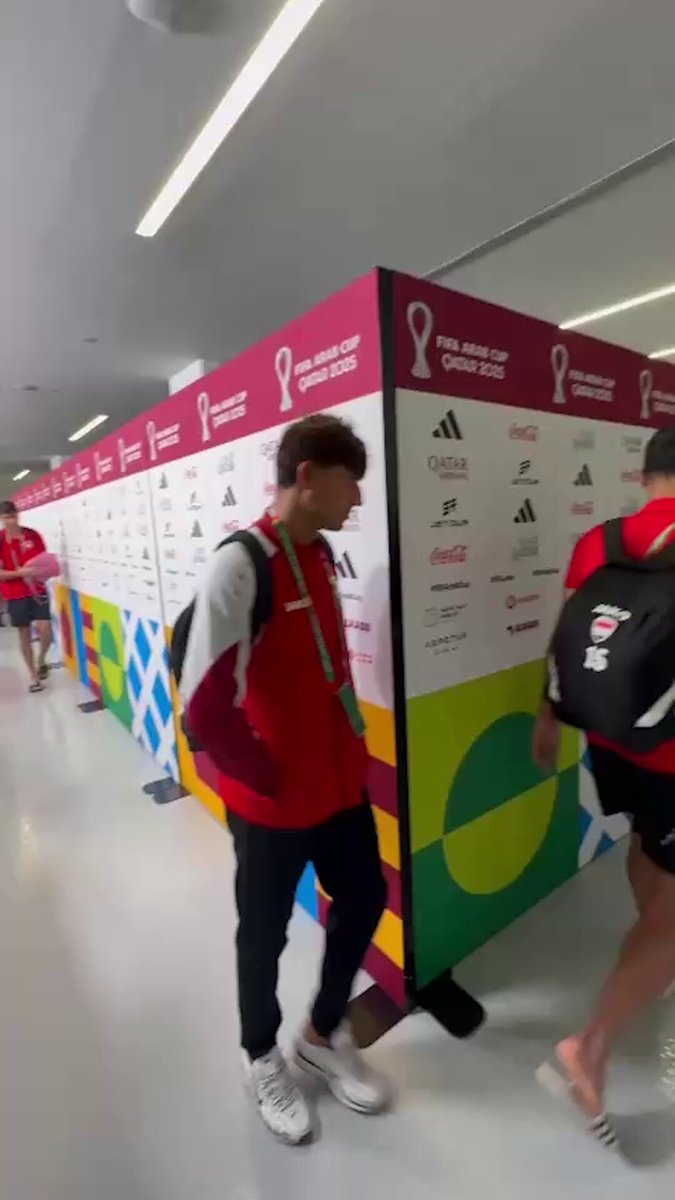 لاعبو المنتخب العراقي يرفضون الحديث لوسائل الإعلام بعد الخسارة من المنتخب الوطني. تصوير: مهند جويلس #جريدة_الغد 