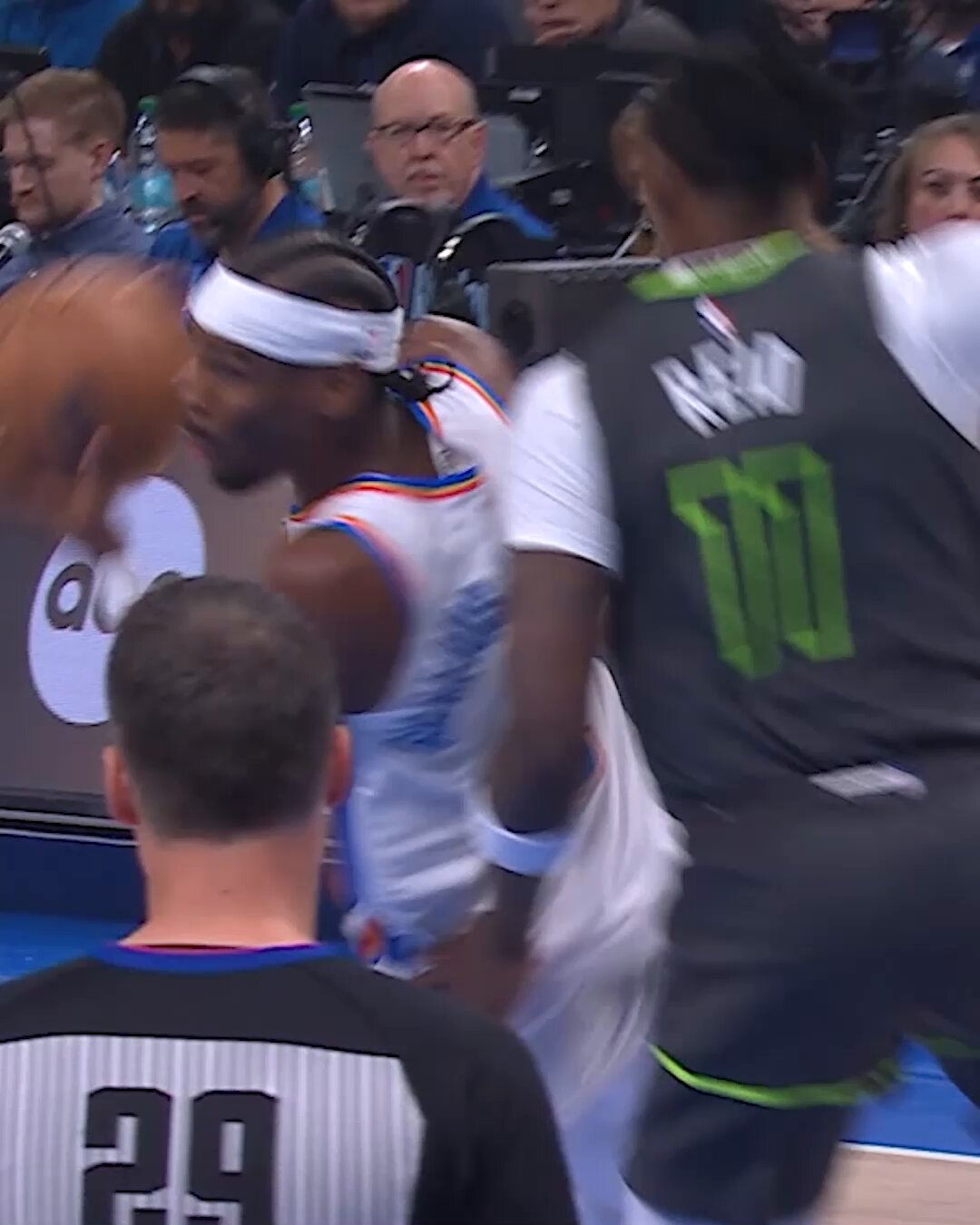 More access to the game you love?! @ATT's keeping you connected!

Enter at  for a chance at NBA League Pass.