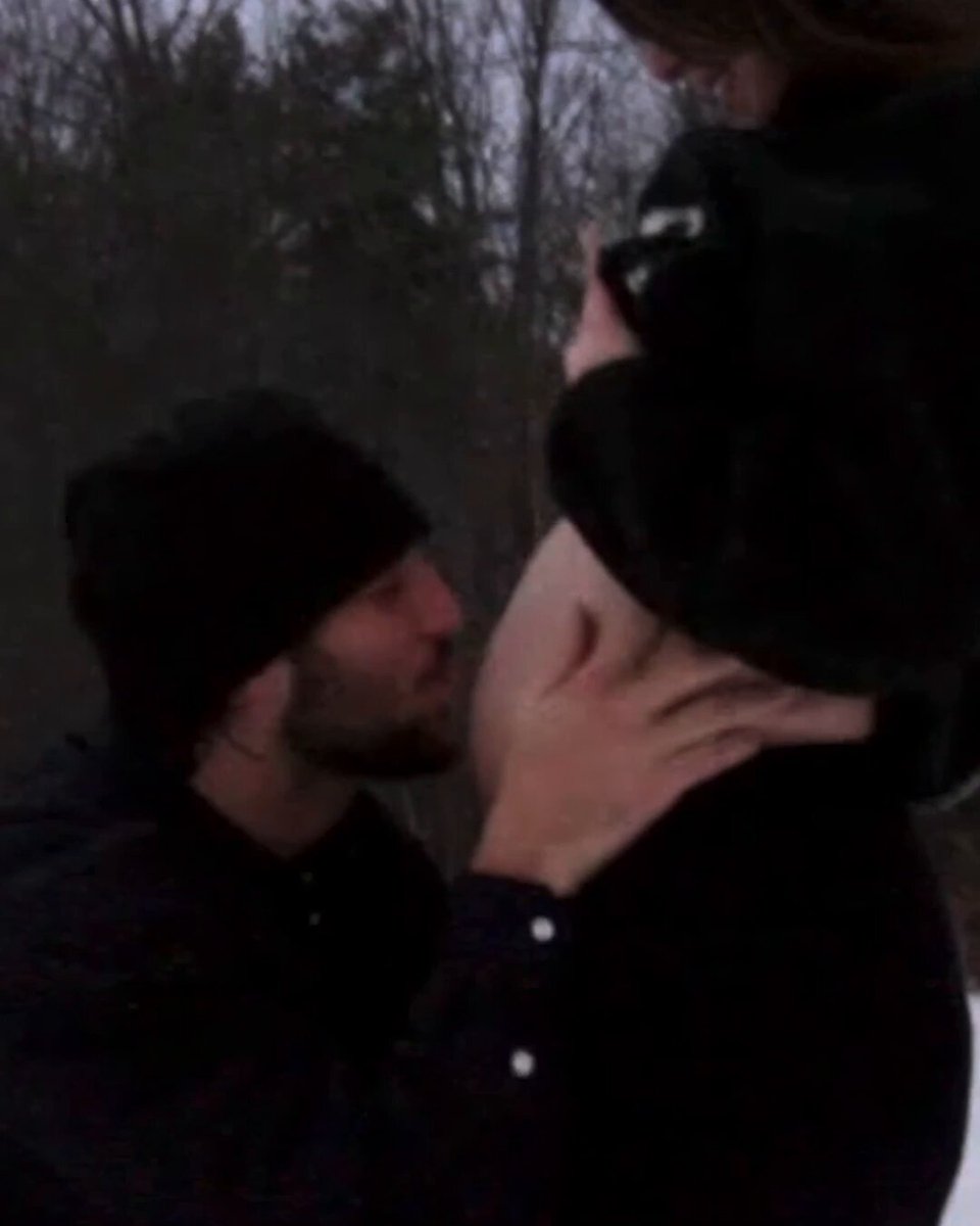 Congratulations to Josh Allen and Hailee Steinfeld, who are expecting their first child together ❤️💙

(via @HaileeSteinfeld) 