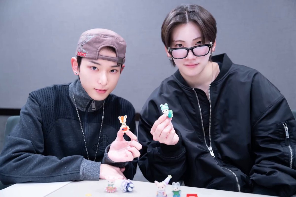 251213 POP OF THE WORLD 🐰🐱cut #하루아 #ハルア #HARUA