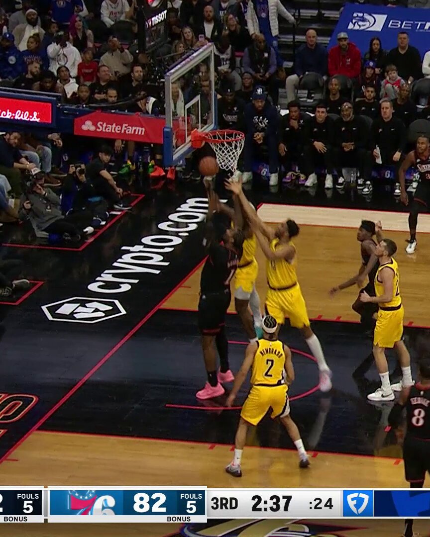 WHAT A PLAY 👏

T.J. McConnell saves the loose ball and Andrew Nembhard lays it in. 