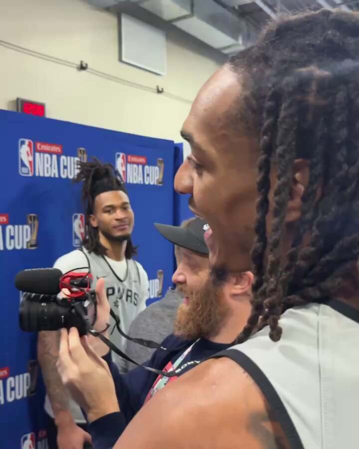 Devin Vassell had some questions for Dylan Harper 😂

Spurs seek to secure a spot in the @emirates NBA Cup Championship as they face the Thunder in Vegas!

📺 Saturday, 9pm/et, Prime 