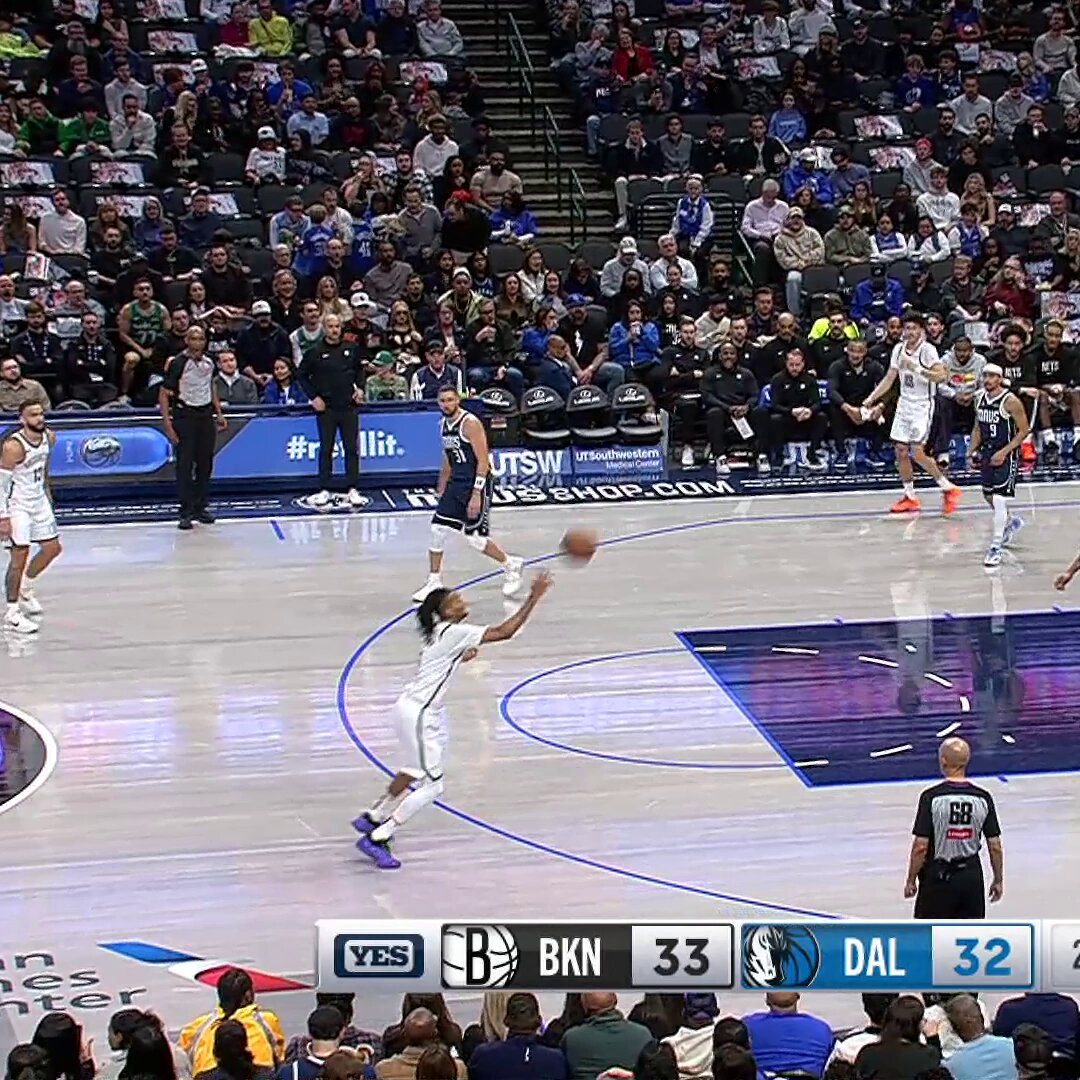 "okayyy big fella!" 🐺

@mrvincecarter15 is lovin' what he sees from the rook! 