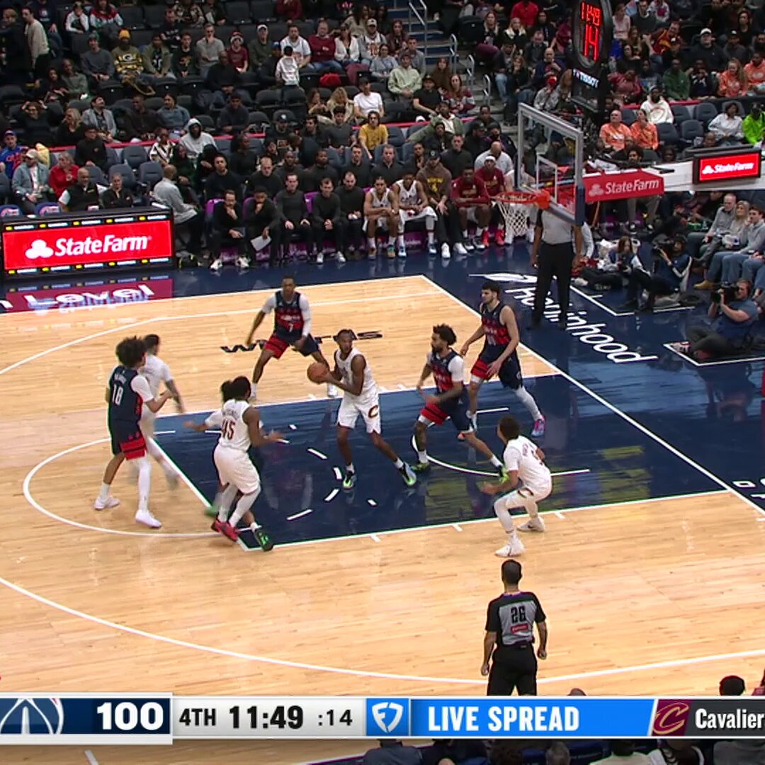 SPIDA GOES OFF IN THE FOURTH QUARTER!!

🕷️ 24 PTS in the 4Q 
🕷️ 48 PTS on the game 

He ties LeBron James with the 2nd-most PTS in a 4Q by any Cavalier in the PxP era (1997-98). 