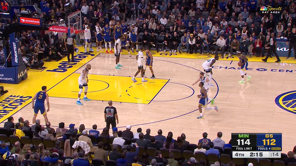 STEPHEN CURRY FOR THE LEAD!!

HE'S GOT 36 ON THE NIGHT 🔥 