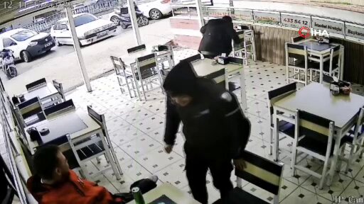 Kurye heimlich manevrasıyla boğulan çocuğu kurtardı