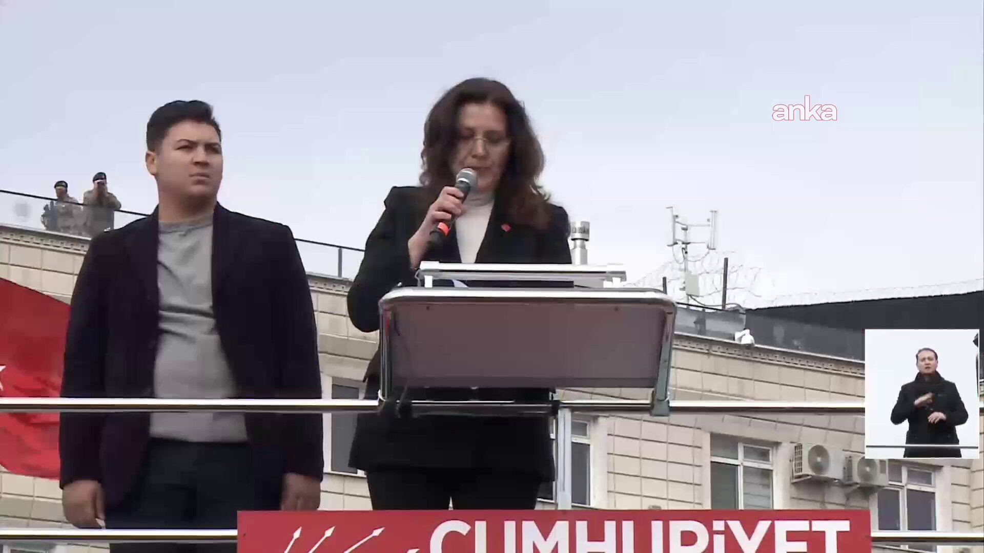 Ekrem İmamoğlu: Bir avuç koltuk bağımlısı, hukuk devletinin değil ‘iktidarın hukukunun, iktidarın kurumlarının’ hakim olduğu, milli iradenin hiçe sayıldığı bir tek adam düzenini ayakta tutabilmek için her türlü kötülüğü yapıyorlar... Bu böyle gitmeyecek çünkü hiçbir güç milletin