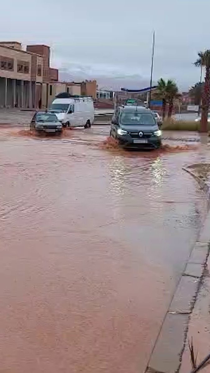 اضطراب حركة السير وسط تنغير بسبب السيول 