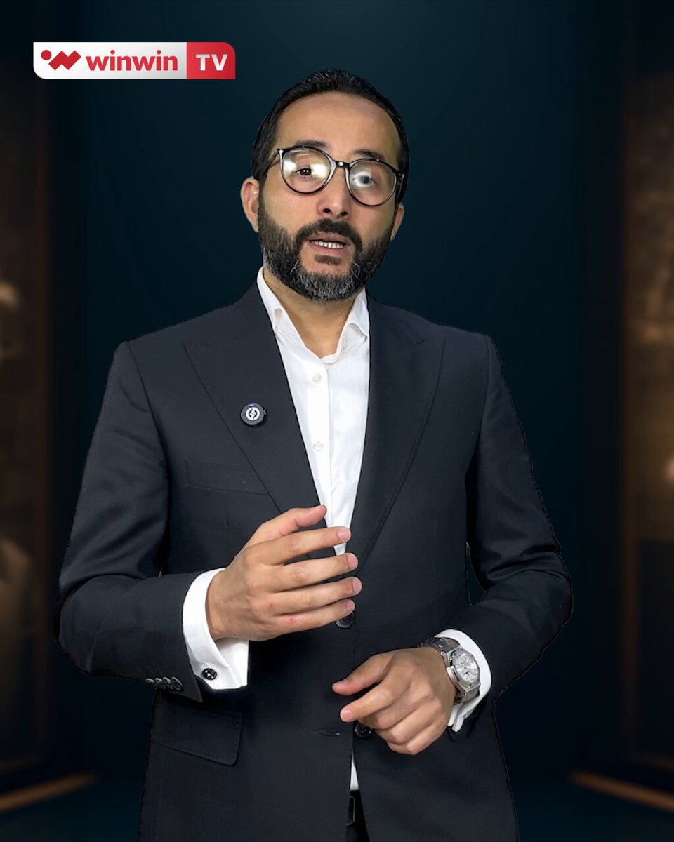 لماذا يتراجع دعم محمد صلاح من قبل العرب والمسلمين في وقت يدافع عنه نجوم العالم؟. تابعوا ماذا قال الإعلامي مهند الجالي عن الموضوع. تابعوا الحلقة كاملة في التعليقات 