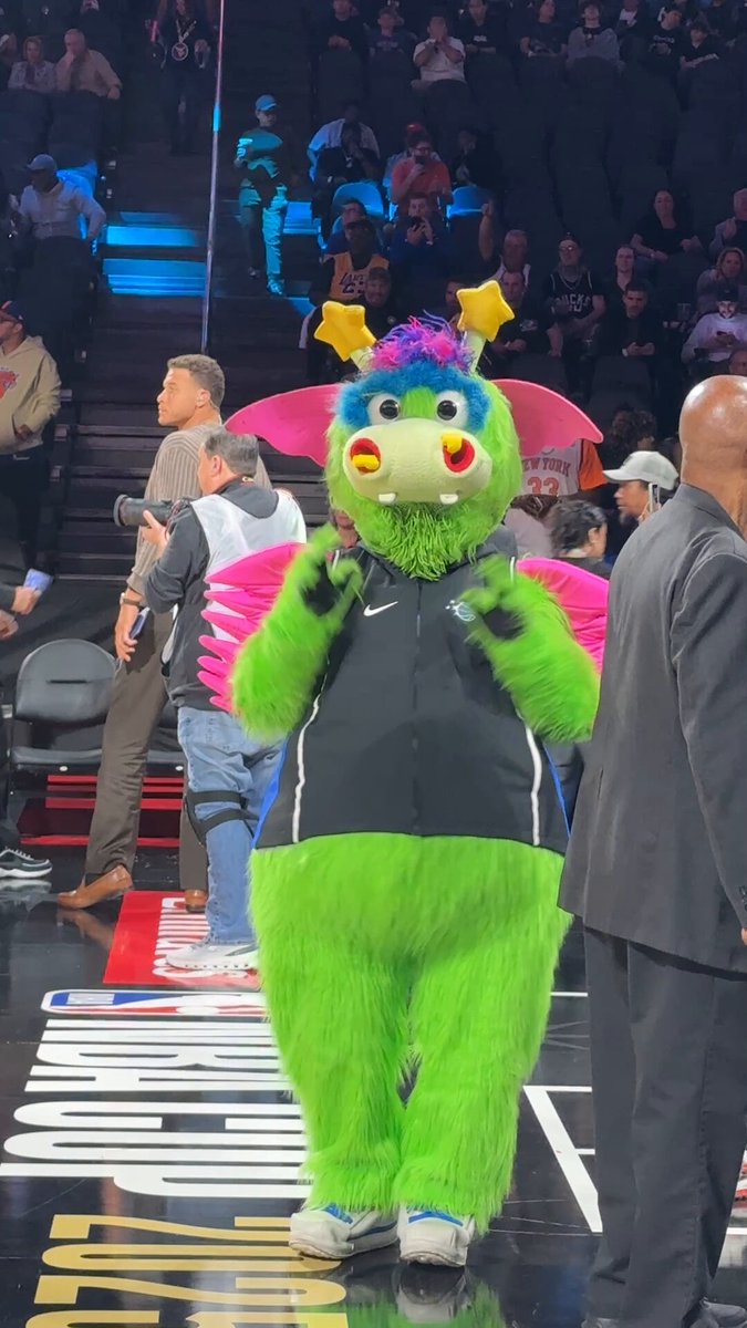 STUFF is in the building 😂 