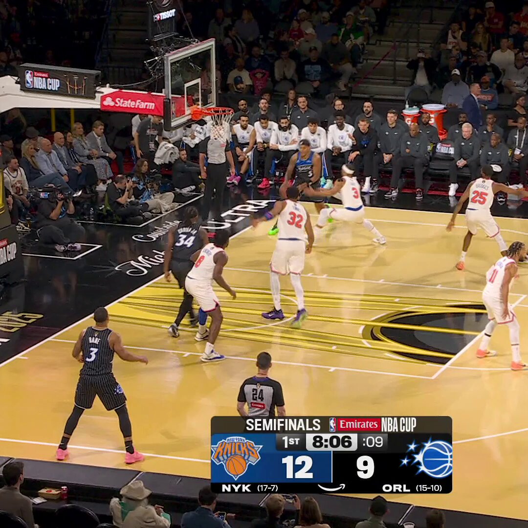 BATTLE OF THE JALENS IN VEGAS 👀

Jalen Brunson: 25 PTS, 10-17 FGM
Jalen Suggs: 25 PTS, 10-15 FGM

Knicks lead 71-64 at the break!

🏆 Winner faces SAS/OKC in @emirates NBA Cup Championship in Vegas 