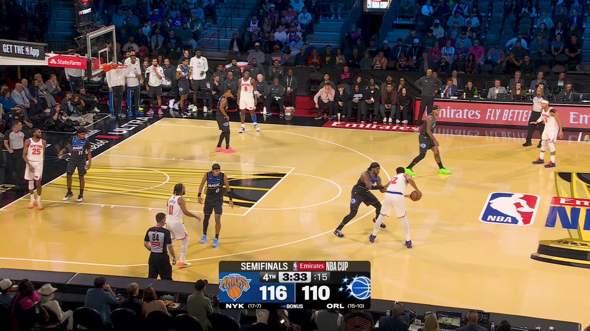 KAT. ATTACK.

Knicks have a 9-point lead with 3 minutes left!

🏆 Winner faces SAS/OKC in @emirates NBA Cup Championship in Vegas 