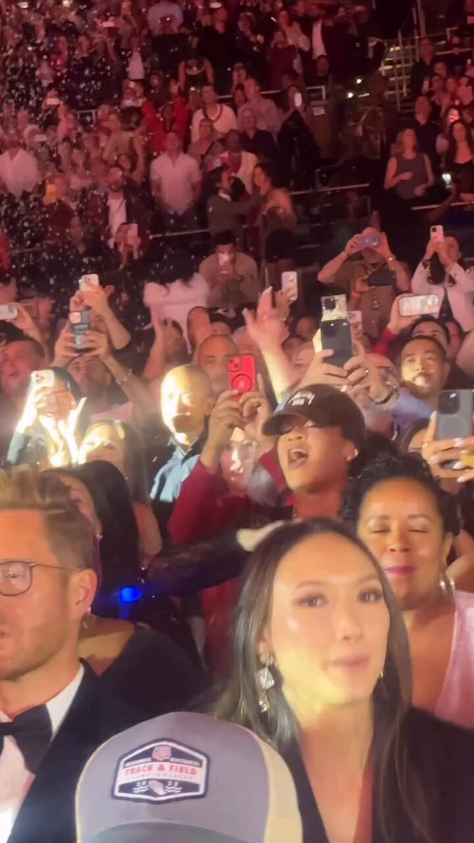 Rihanna at Mariah Carey’s “Here For It All Holiday Special” in Las Vegas tonight ❤️ https://t.co/...