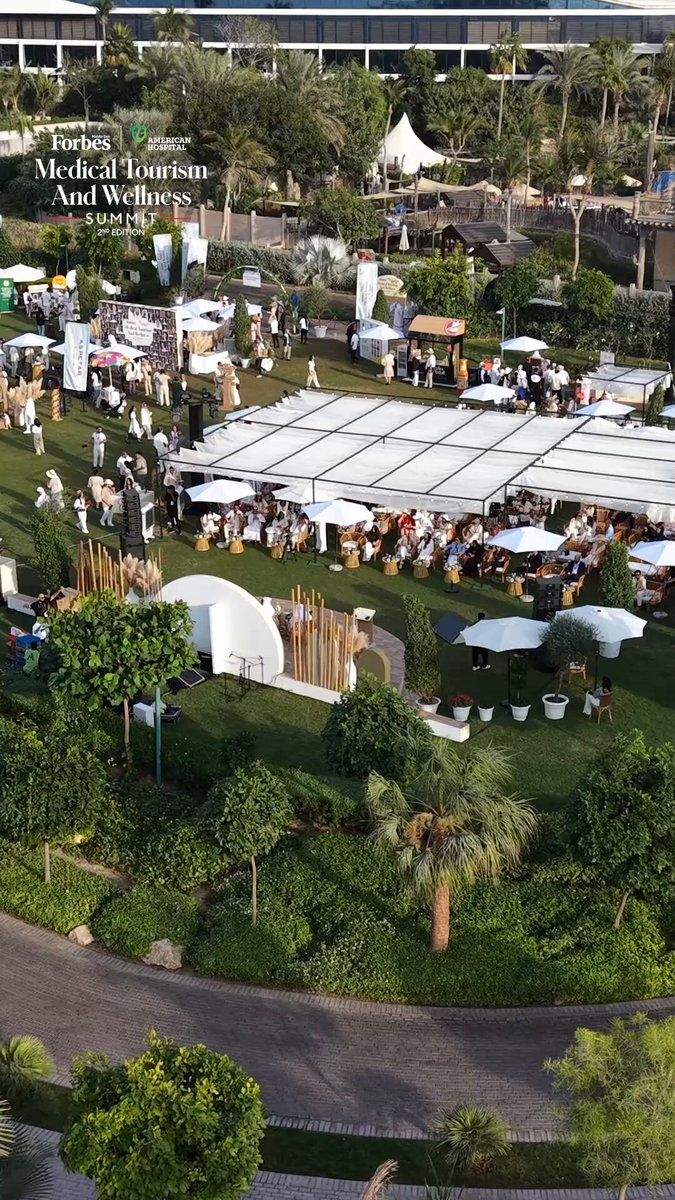 جلسة "يوغا الضحك" مع وسام صباغ نشرت أجواء من الفرح والعافية، وأثبتت أن الضحك هو الدواء الأفضل. الجلسة تركت للحاضرين والمشاركين الطاقة وانتعاش وإحساس رائع 