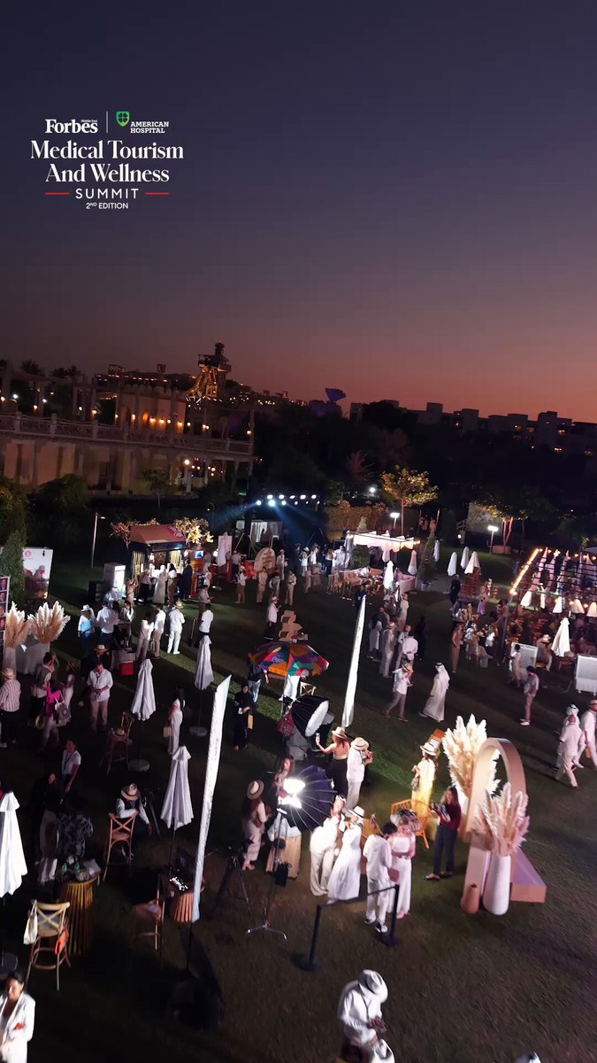 الدكتور نصر الجعفري، المؤسس المشارك والمدير الطبي لمجموعة DNA Health and Wellness، ود. كارولينا كوبوس، الرئيسة التنفيذية للشؤون العلمية في Lifespan، والدكتورة بسمة الرويلي، مديرة قسم الطب الوظيفي وأخصائية طب الأسرة في المستشفى الأمريكي دبي، ناقشوا رؤى استراتيجية حول أحدث اتجاهات إطالة العمر، والتعديلات البيولوجية، وتقنيات الرعاية الصحية المتقدمة، وذلك في جلسة نقاشية أدارها زياد رزق الله، مقدم البرامج التلفزيونية. 