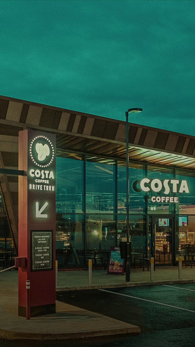 صفقة كوستا على حافة الانهيار 