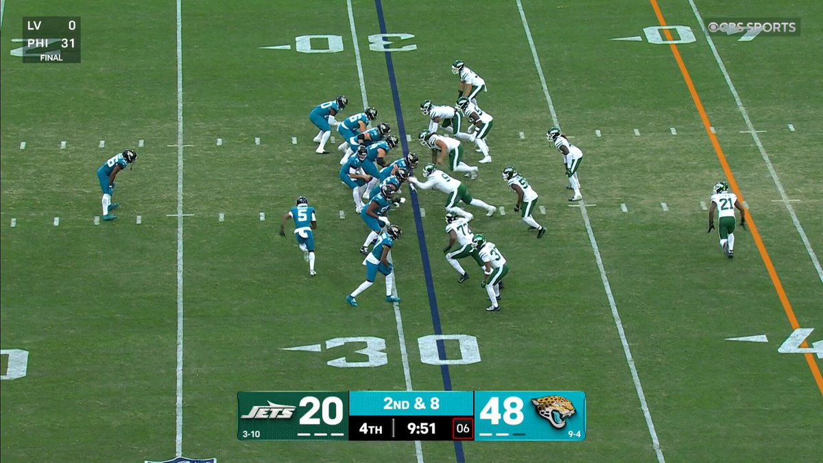 B-Steve with the hit, Malachi Moore with the scoop‼️ 

📺: #NYJvsJAX on CBS | @paramountplus 