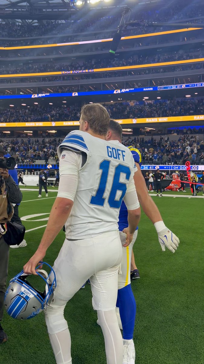 Sean McVay and Jared Goff after the game 🤝 