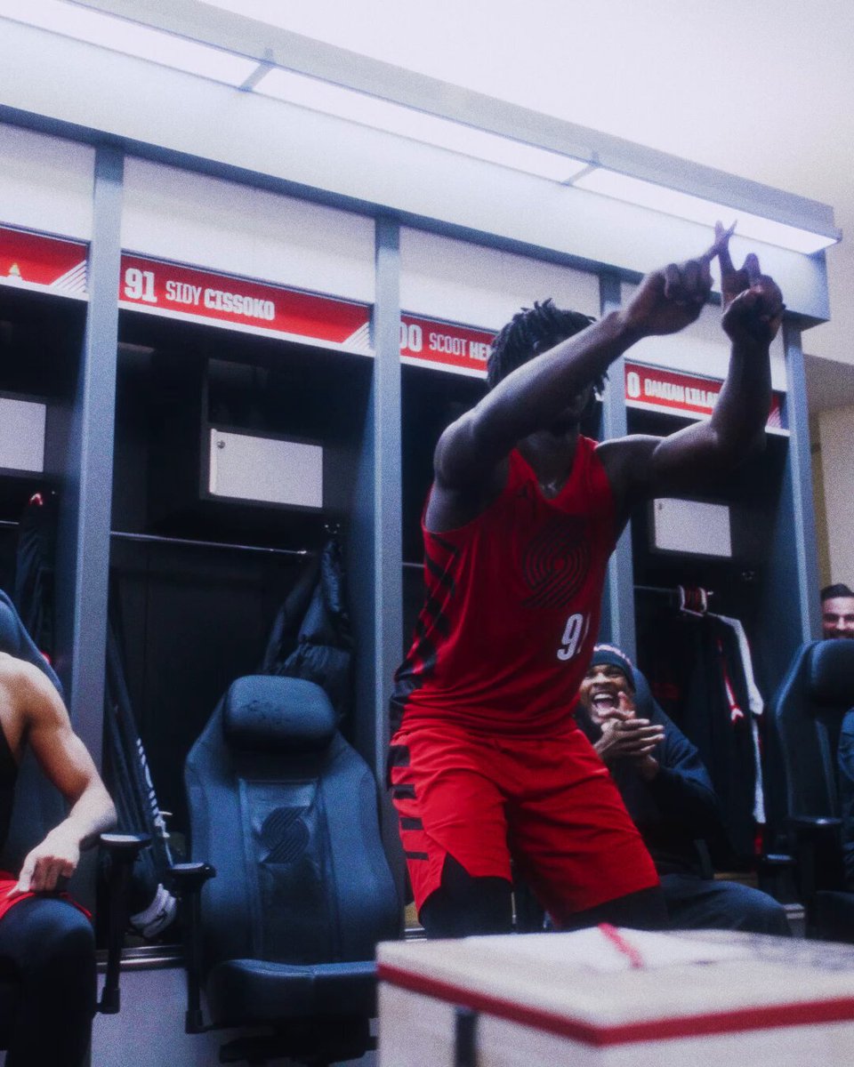 Introducing... a new defensive tradition 📦

Tiago Splitter explains how the best defensive player each night will put their name in THE BOX.

Sidy starts us off tonight 😤 