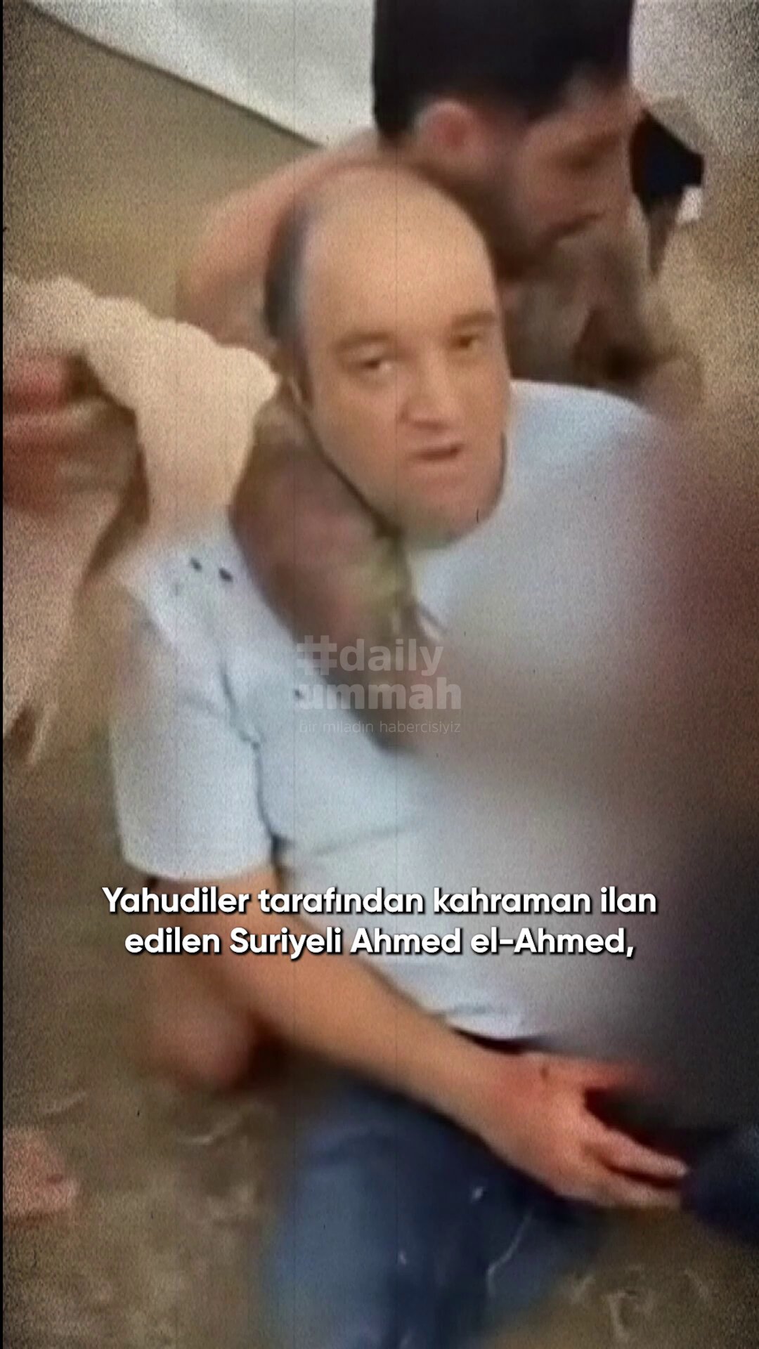 SESLİ HABER 

Yahudiler tarafından kahraman ilan edilen Suriyeli Ahmed el-Ahmed, #Bondi Plajı'nda Yahudilerin hedef alındığını bilmiyormuş.