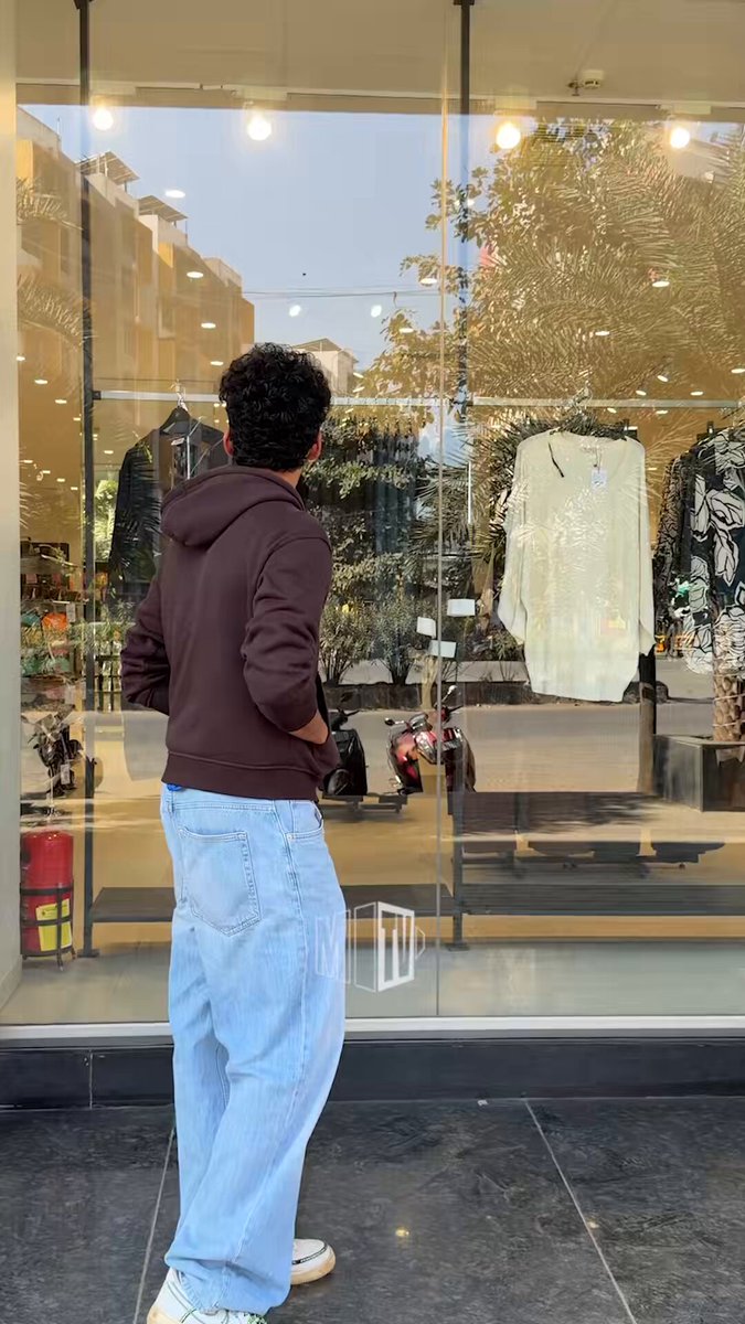 Abu Dhabi aane jaane ka Picture