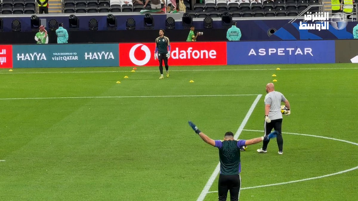 جانب من عمليات الإحماء لحراس مرمى #المنتخب_السعودي 