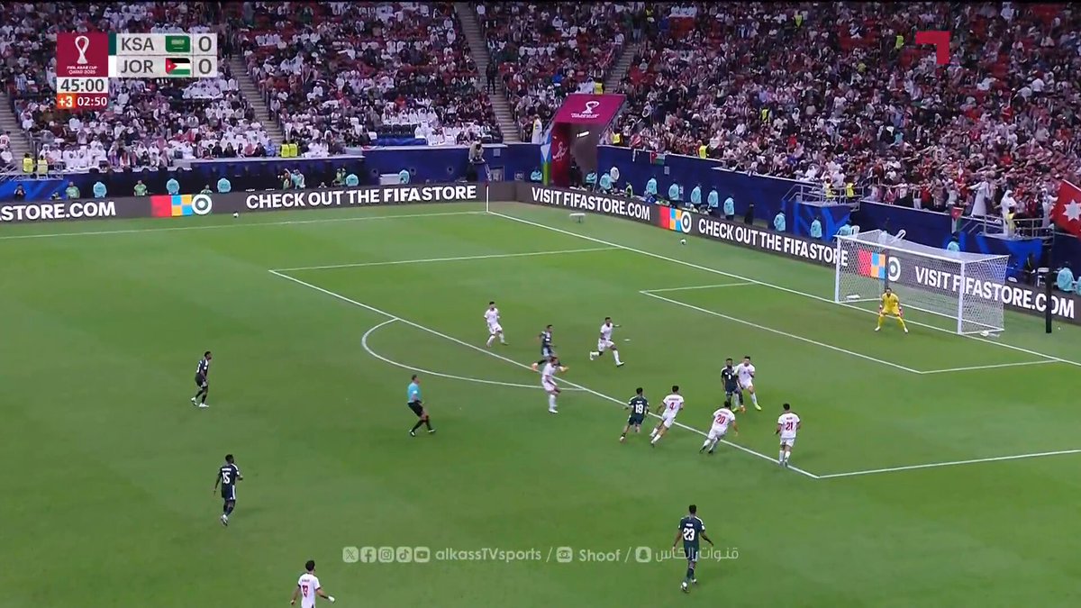 مستشار التحكيمي الدولي طارق سامي Tekafifa7: قرار صحيح من الحكم بعدم وجود ركلة جزاء.. نجح مدافع منتخب الأردن في لعب الكرة دون ارتكاب أي مخالفة ضد المهاجم.. والاحتكاك طبيعي بين اللاعبين 