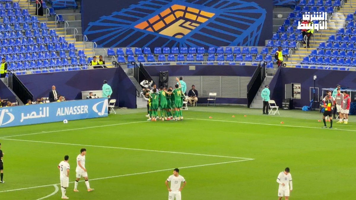 فرحة سعودية بعد الهدف الثاني الذي سجله اللاعب عبدالعزيز العليوة في شباك العراق في نهائي كأس الخليج تحت 23 عامًا 