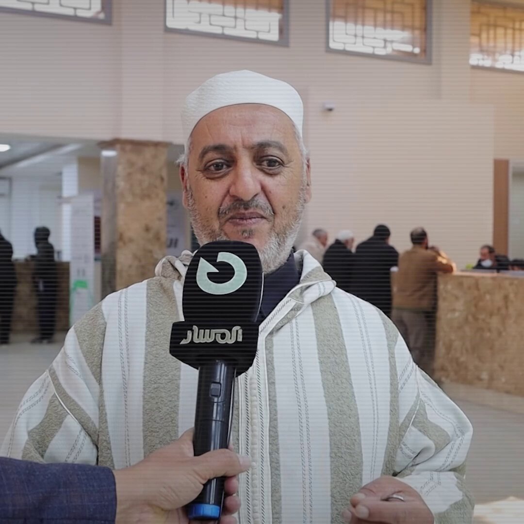 البطاقة بطلت سادة شيء.. مواطن من الزنتان يطالب المصرف المركزي بتوفير السيولة مراعاة لظروف المواطنين 