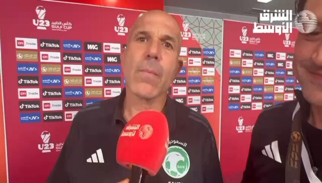 لويجي دي بياجو مدرب المنتخب السعودي الأولمبي لـ«الشرق الأوسط»: - تركيزي على ما يحدث في الملعب، تحكمنا في المباراة ونحن سعداء بما قدمناه في البطولة. - نحن على اتصال دائم مع المدرب رينارد وتواجد عدد من اللاعبين في المنتخب الأول بالتأكيد هو فخر لنا 