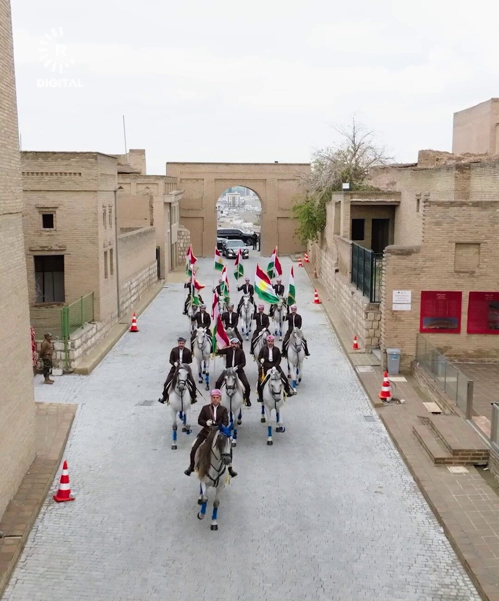 رئيس حكومة إقليم كوردستان مسرور بارزاني يشارك في مراسم خاصة لرفع علم كوردستان في قلعة أربيل بحضور نخبة من ممثلي المكونات الدينية والقومية 