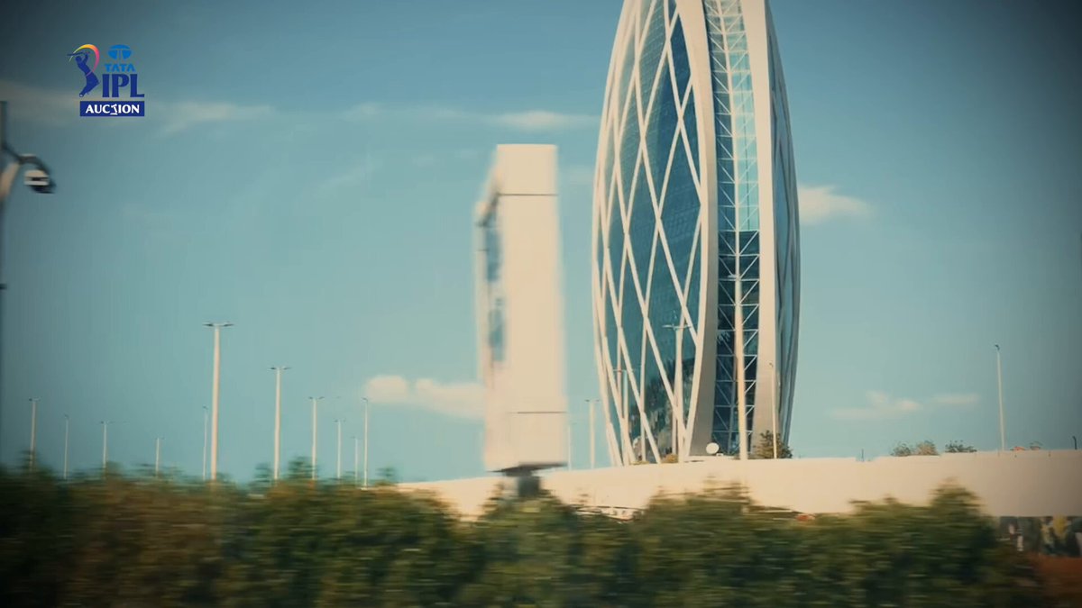 Record-breaking bids💰Fresh journeys begin 🤝Which Picture