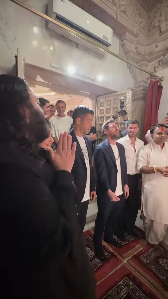 MESSI CHANTING JAI MATA DI. Picture