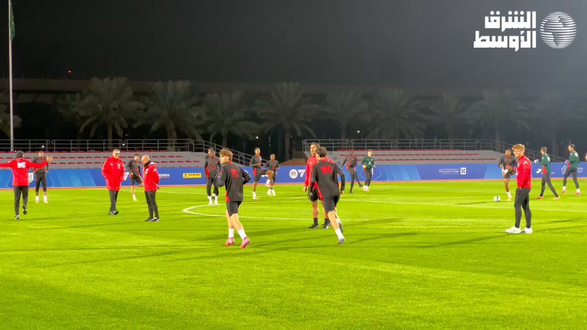 انطلاق الحصة التدريبية الأخيرة لفريق ميلان ، استعداداً لمواجهة نابولي غداً في نصف نهائي كأس #السوبر_الإيطالي_بالرياض 