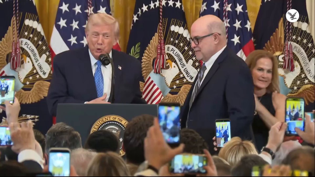 المذيع الأميركي مارك ليفين لترمب: أنت أول رئيس يهودي يتولى ولايتين غير متتاليتين والأخير يرد: هذا صحيح 