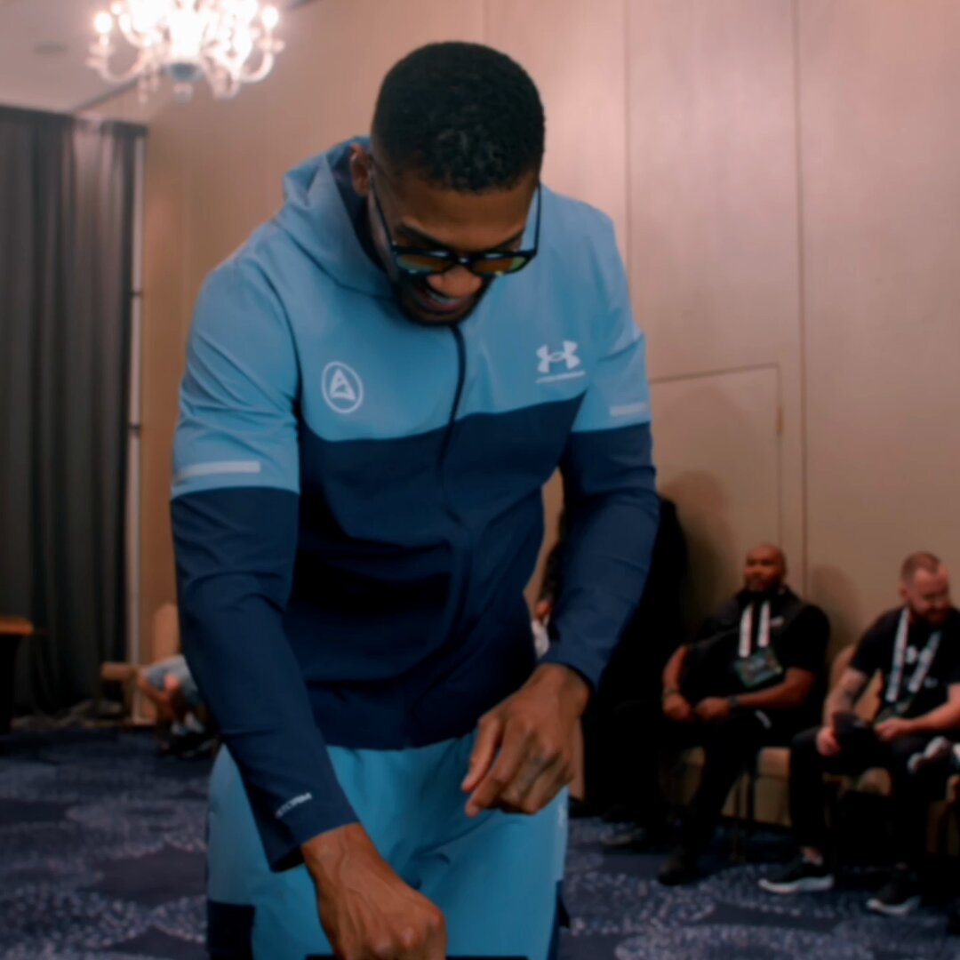 🚨 INVESTING : "Polymarket regala ad Anthony Joshua una collana di diamanti da un milione di dollari prima del combattimento con Jake Paul!"