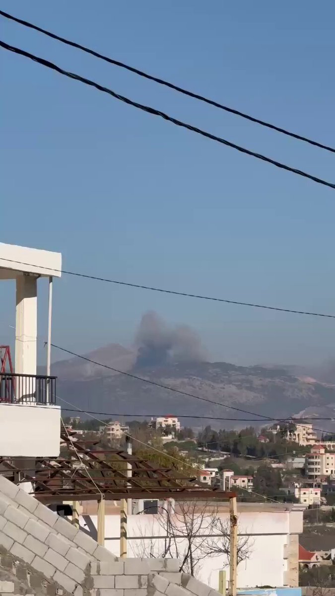 فيديو| غارات جوية تستهدف مناطق في البقاع اللبناني.. والجيش الإسرائيلي يقول إنه يقصف بنى تحتية تابعة لتنظيم حزب الله 