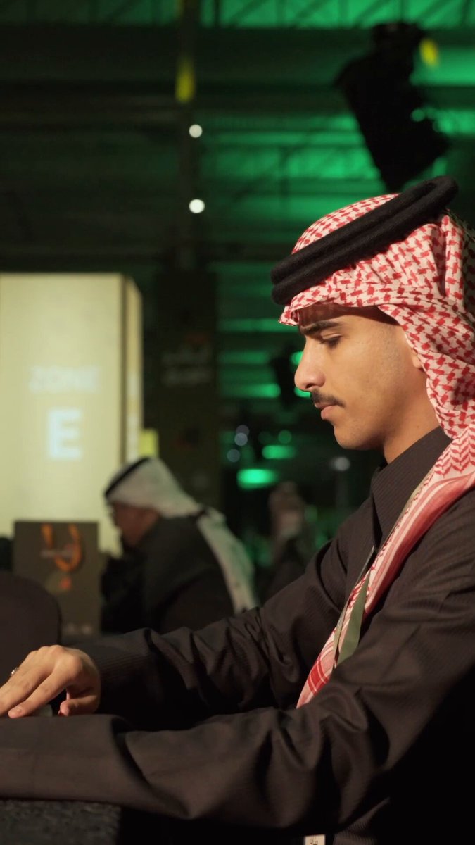 عقول سعودية تتنافس بشغف لتطوير حلول رقمية تخدم المجتمع. عبر #هاكاثون_أبشر_طويق 