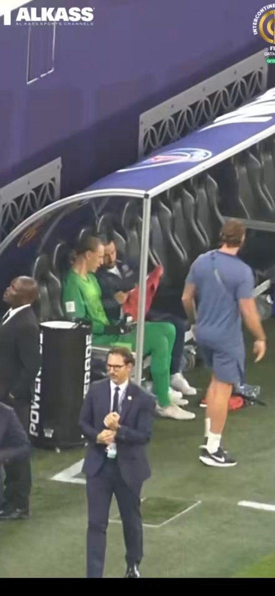 المنشفة السحرية.. سر تفوق حارس باريس سان جيرمان على مسددي فلامنجو 