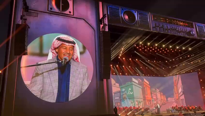 البلاد |  خالد عبدالرحمن يبداً وصلته الغنائية بأغنية "خذني بقايا جروح " من كلماته وألحانه التي غنيت عام 1990 وسط تفاعل جماهيري. صحيفة البلاد | بنش مارك | تسعينات مخاوي الليل | | | | متابعة: Mohmed_aljlaihe 