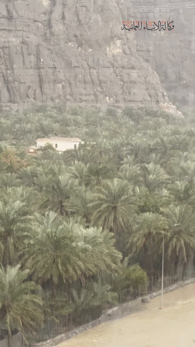 مشاهد من الأمطار وجريان الأودية بمحافظة مسندم. سلطنة عُمان العُمانية تصوير : خديحة بنت راشد الشحية 