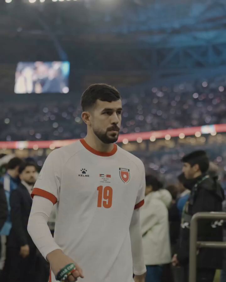 ولي العهد عبر انستغرام: كل الشكر للاعبي المنتخب ولعمي سمو الأمير علي بن الحسين على دعمه المتواصل للفريق، وللجهازين الفني والإداري على جهودهم ولكل من ساهم عبر السنوات بتطوير كرة القدم الأردنية.. والشكر الموصول للجماهير الوفية على حضورها ودعمها للنشامى. نبارك للأشقاء في المغرب الفوز بالبطولة، ونشكر قطر العزيزة على حسن التنظيم #بترا 